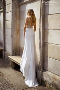 Herm’s Bridal ILHEUS wedding dress – civil ceremony, simple, modest, mermaid, slim, embellished, lace and crepe, plunging neckline, V-neckline, with straps, with train