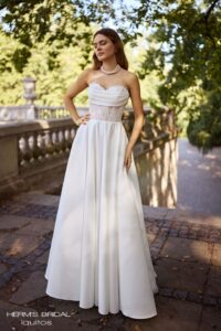 Herm’s Bridal IQUITOS wedding dress – A-line, princess, simple, lace and satin, plunging neckline, corset bodice, sweetheart neckline, bare shoulders, no train