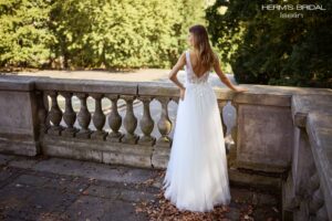 Herm’s Bridal ISELIN wedding dress – boho, A-line, romantic, modest, flowy, lace and tulle, plunging neckline, V-neckline, with straps, no train