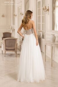 Suknia ślubna Herm’s Bridal CASABLANCA – litera A, księżniczka, zdobiona, z koronki i tiulu, głęboki dekolt, gorsetowa góra, dekolt w serce, odkryte ramiona, bez trenu