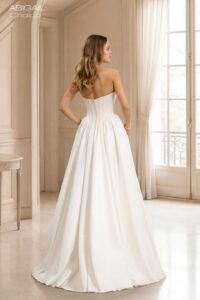 Suknia ślubna Herm’s Bridal CHALCO – bez zdobień, litera A, księżniczka, prosta, z satyny, gorsetowa góra, dekolt w łódkę, odkryte ramiona, bez trenu